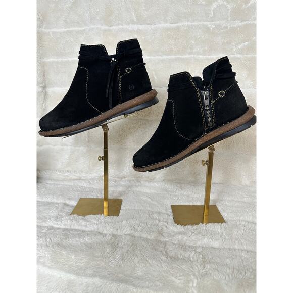 Born Tarkiln Booties Suede Black 8 women’s - Picture 2 of 6